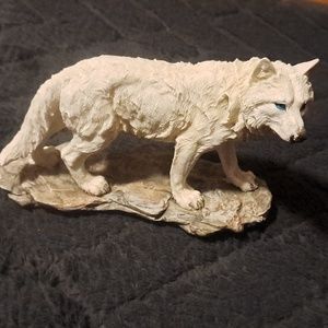 Wolf statue
